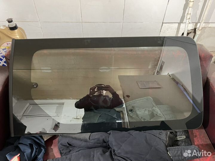 Стекло сдвижной двери правой Хендай старекс