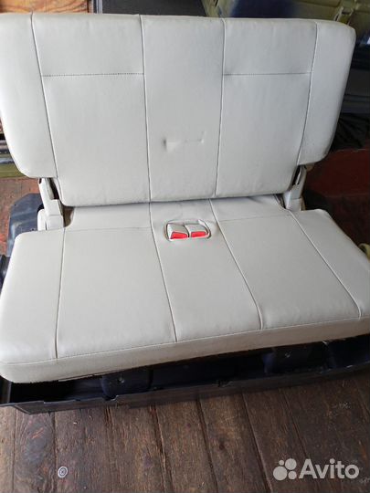 Третий ряд сидений mitsubishi pajero 4