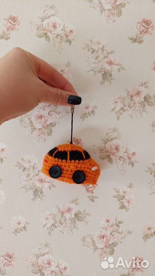 Машинка игрушка брелок