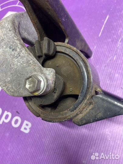 Подушка двигателя правая Suzuki Sx 4 YA21S M16A