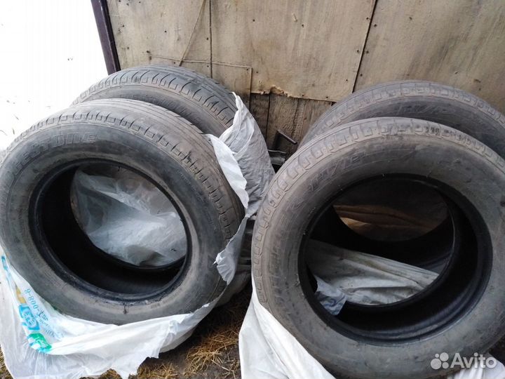 Bridgestone Dueler H/P 215/65 R16