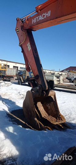 Гусеничный экскаватор Hitachi ZX200-3, 2011
