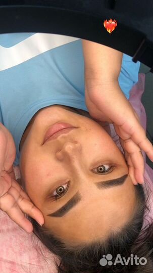 Пудровое напыление бровей