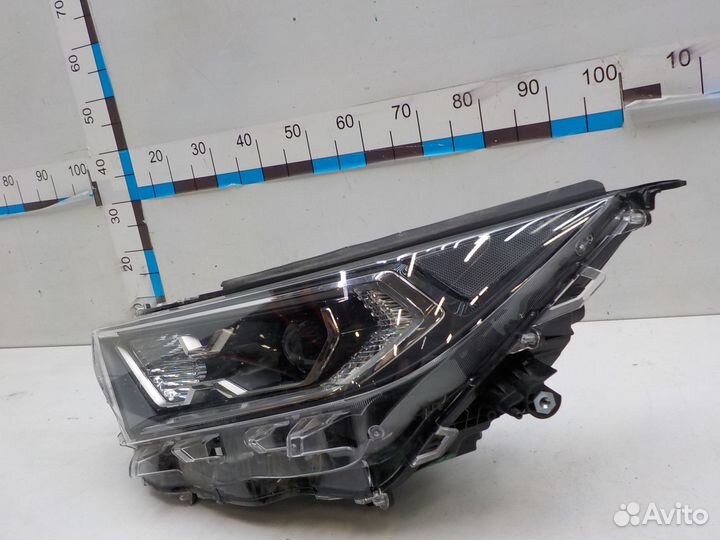 Фара левая Toyota RAV-4 2019
