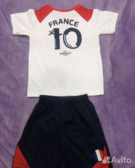 Футбольная форма: футболка и шорты