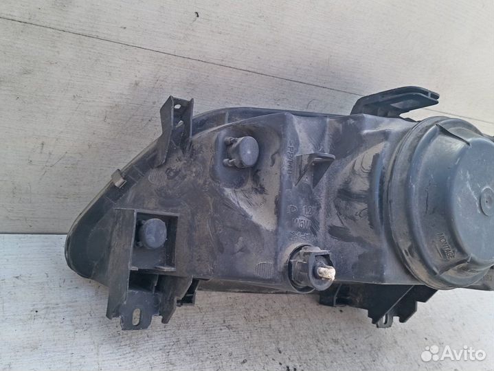 Фара передняя для Renault Megane 2 8200412742E