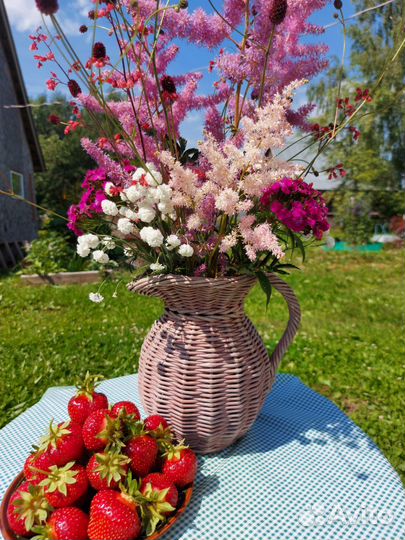 Плетёный кувшин