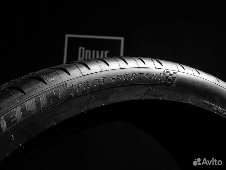 Michelin Pilot Sport 4 S 315/30 R22 107Y