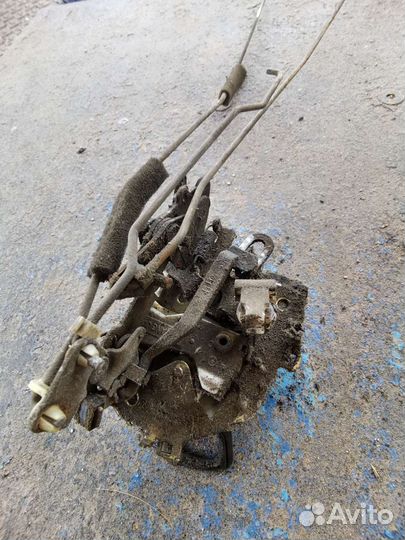 Замок двери задний правый kia clarus 2