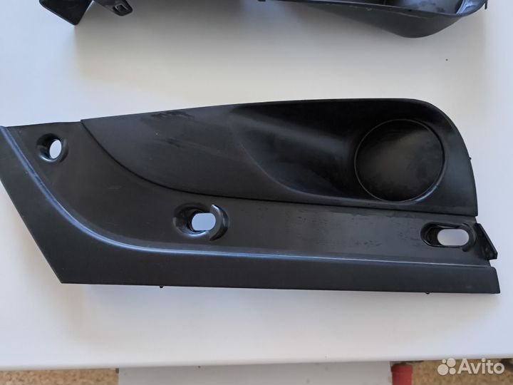 Облицовка в передний бампер Лада Веста