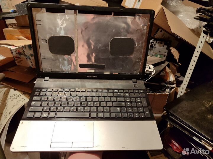Samsung NP300E5Z В разборе