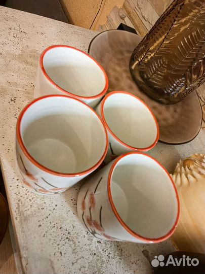 Чашки под чай и сахарница