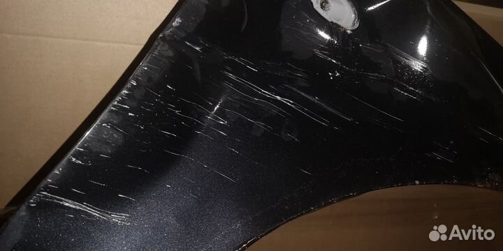 Крыло переднее правое