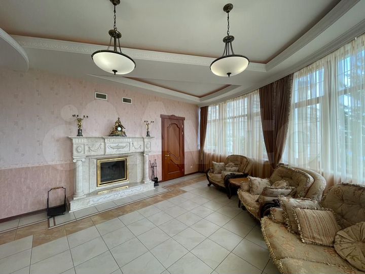 Дом 515 м² на участке 10 сот.