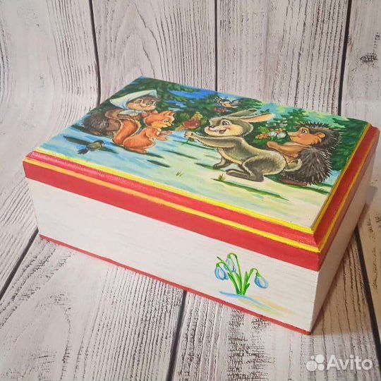 Шкатулка с росписью по мотивам открыток Зарубина