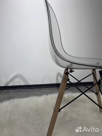 Прозрычный стул IKEA