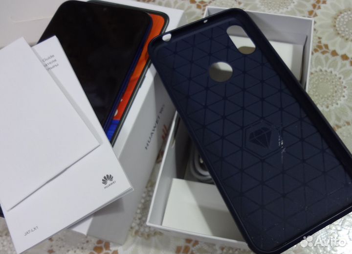 HUAWEI Y6s, 3/64 ГБ