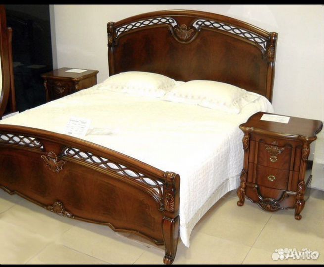 Спальный гарнитур