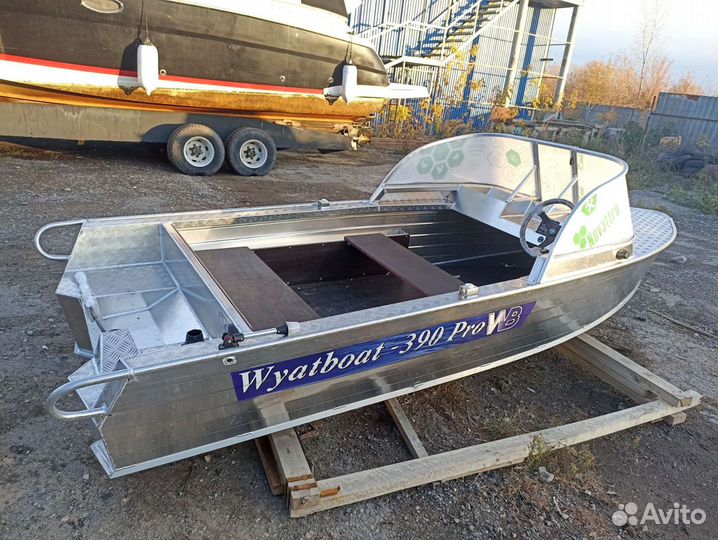 WyatBoat 390 PRO