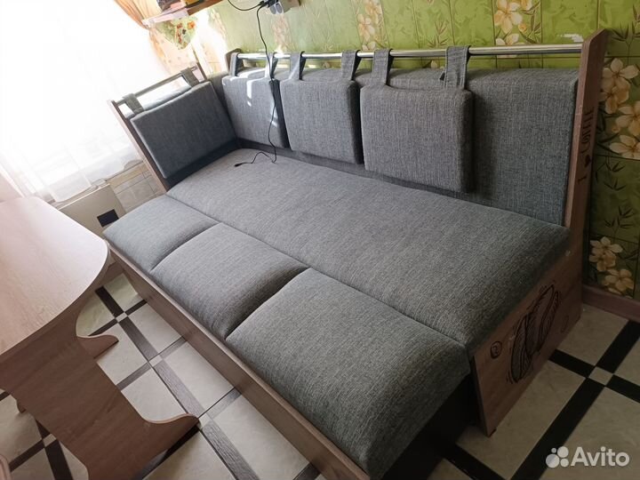 Кухонный уголок со спальным местом