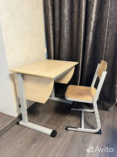 Детская парта со стулом