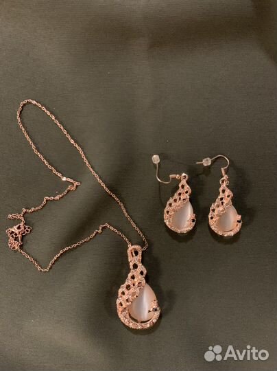 Кулон и серьги