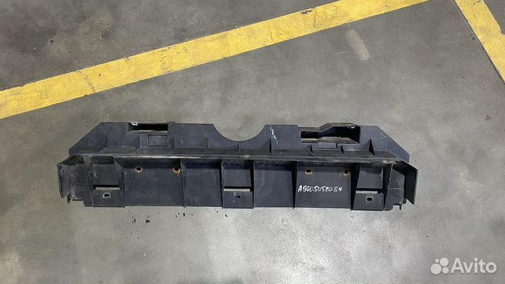 Накладка радиатора верхняя Mercedes Actros