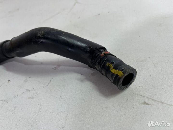 Патрубок системы охлаждения передний Toyota Land