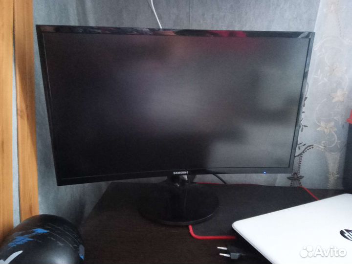 Монитор samsung изогнутый