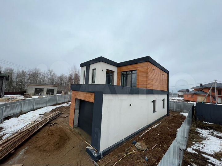 Дом 170 м² на участке 5 сот.