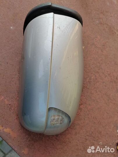 Зеркало заднего вида