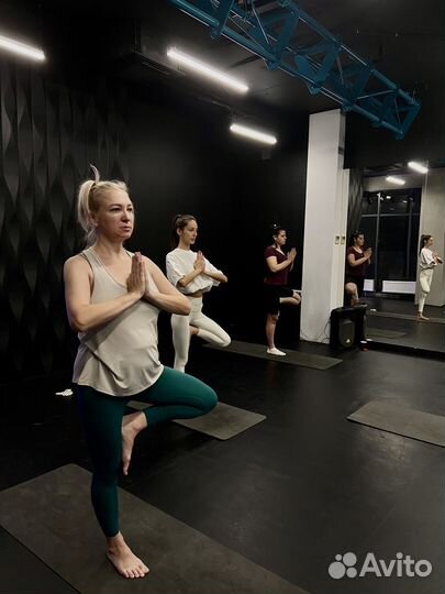 Занятия йогой в мини-группах