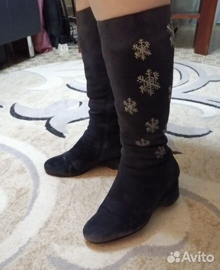 Зимние женские сапоги