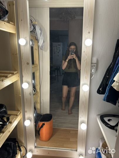 Гримерное зеркало в полный рост