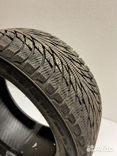 Nokian Tyres Hakkapeliitta R2 245/45 R17