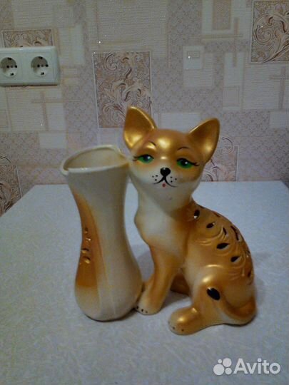 Статуэтка кошка с вазой керамика клеймо Румба