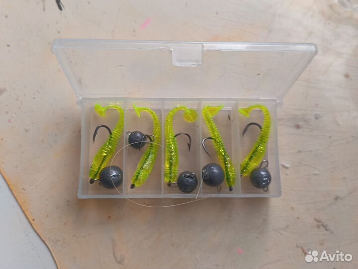 Силиконовые приманки оснащённые 50 мм