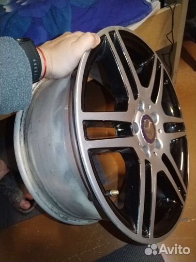 Литой диск Mercedes R19