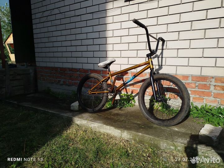 Трюковой велосипед BMX