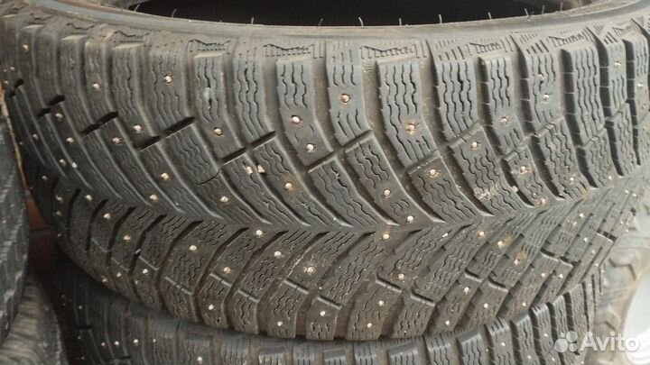 Michelin X-Ice North 4 235/45 R19 99H