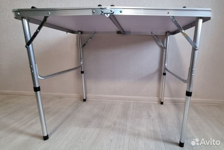 Стол +4стула. Новый