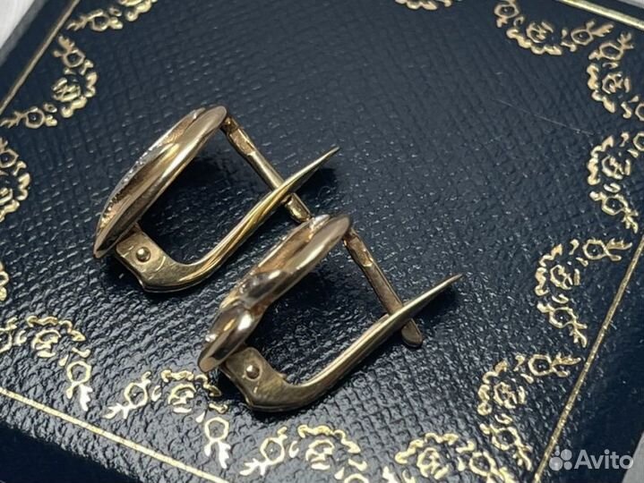 Золотые серьги 585 пробы массой 3 грамма