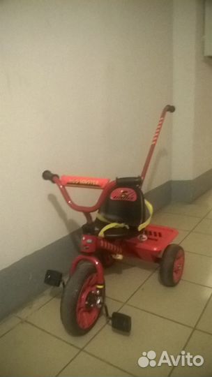 Трехколесный велосипед на 2-4 года
