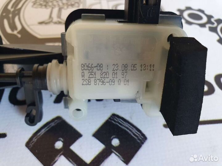 Замок лючка бензобака для Mercedes W221