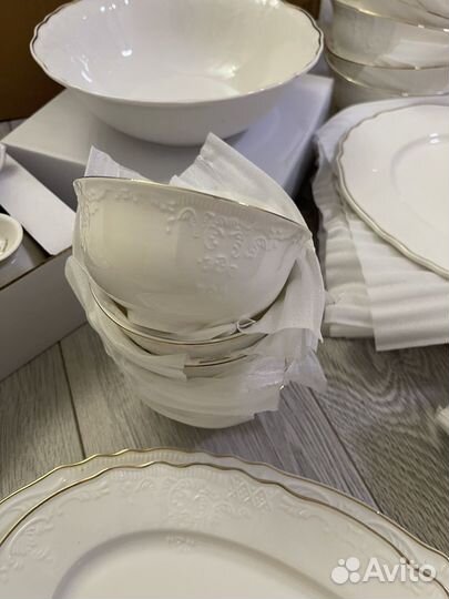Столовый и чайный сервиз 39 предметов
