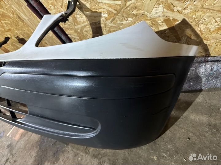 Бампер передний Mercedes Vito 639 2.2 CDI 2010