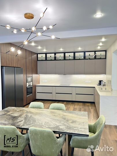 Современные кухни на заказ в Крыму