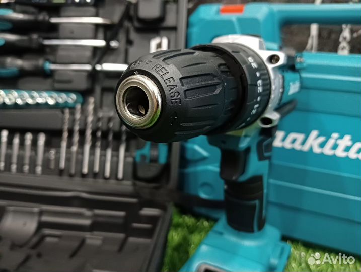 Шуруповерт с набором Makita 21v ударный новый