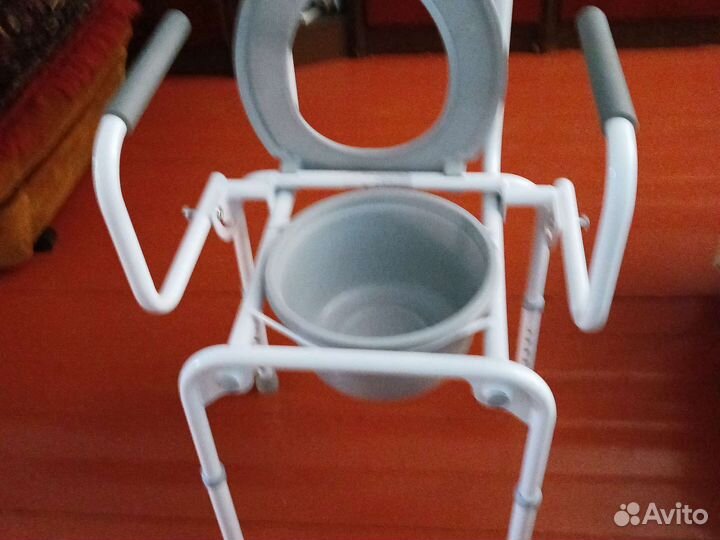 Санитарный стул туалет