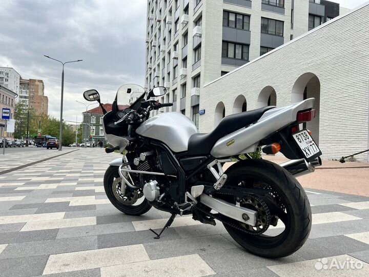 Yamaha FZS600